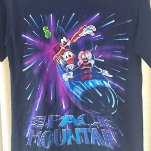 Authentic vintage Mickey inc Disney space mountain tshirt